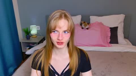 Snapshot of elza_hofffman chatting on 19, 4, 2026 Chloyka online show from 19, 4, 2026