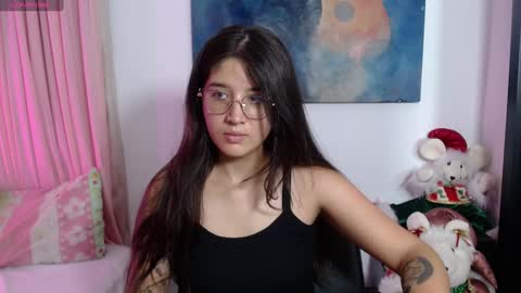 Snapshot of em_aa1 chatting on 1, 1, 2025 A N D R E A online show from 1, 1, 2025