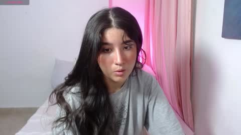 Snapshot of em_aa1 chatting on 22, 1, 2025 A N D R E A online show from 22, 1, 2025