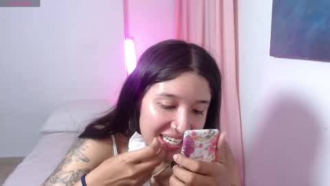 Snapshot of em_aa1 chatting on 1, 2, 2025 A N D R E A online show from 1, 2, 2025