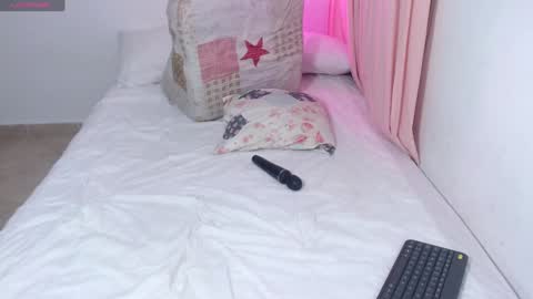 Snapshot of em_aa1 chatting on 4, 2, 2025 A N D R E A online show from 4, 2, 2025