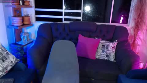 Snapshot of em_aa1 chatting on 5, 3, 2025 A N D R E A online show from 5, 3, 2025