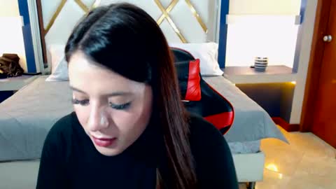 Snapshot of ema_04 chatting on 25, 10, 2025 Estefany Martinez Acua INSTAGRAM ema 04oficial online show from 25, 10, 2025