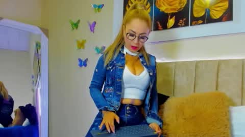 Snapshot of ema_garciaa chatting on 13, 9, 2025 ema garcia online show from 13, 9, 2025