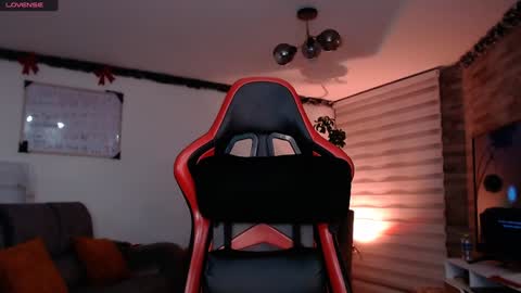 ema_ploxx online show from 11, 1, 2025