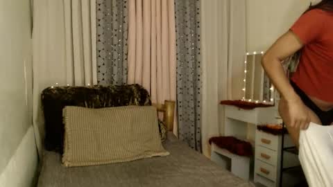 Snapshot of emarie91 chatting on 27, 2, 2025 Trans cummer online show from 27, 2, 2025