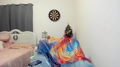 Ember Pheonixxx online show from 31, 12, 2024