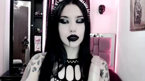 Emerald Black online show from 19, 2, 2025