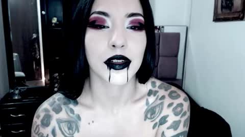 Emerald Black online show from 26, 9, 2025