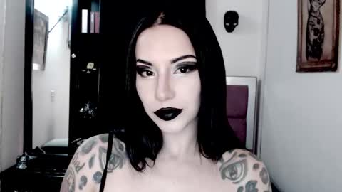 Emerald Black online show from 23, 12, 2025