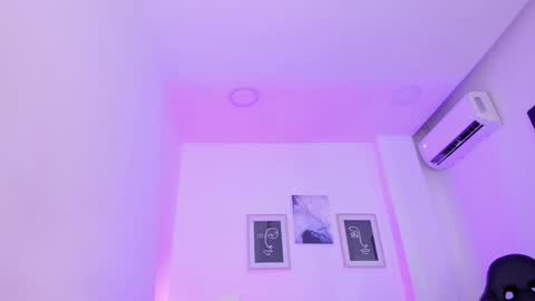 emelie_89 online show from 24, 1, 2025