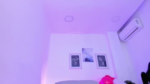 emelie_89 online show from 15, 2, 2025