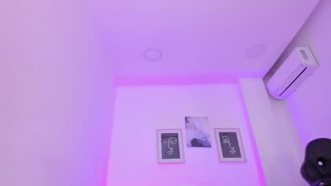 emelie_89 online show from 17, 2, 2025