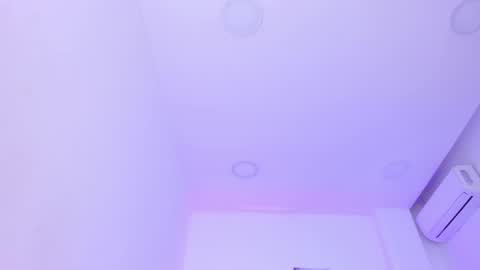 emelie_89 online show from 3, 3, 2025