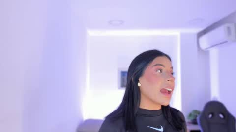 emelie_89 online show from 10, 9, 2025