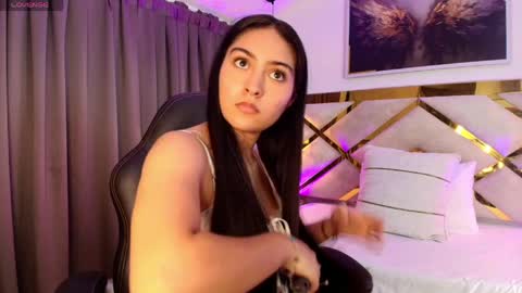 Snapshot of emelie_ch_ chatting on 3, 5, 2026 Emily online show from 3, 5, 2026
