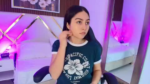 Snapshot of emelie_ch_ chatting on 31, 5, 2026 Emily online show from 31, 5, 2026