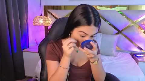 Snapshot of emelie_ch_ chatting on 27, 6, 2026 Emily online show from 27, 6, 2026