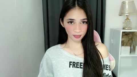 Snapshot of emelyn_fuckdoll chatting on 16, 3, 2026 Scarlett online show from 16, 3, 2026