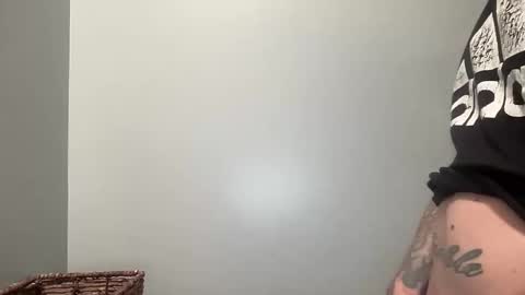 Snapshot of emerald1machete chatting on 17, 11, 2025 MelodyMichael online show from 17, 11, 2025