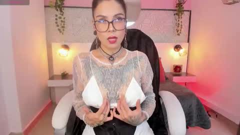 Snapshot of emeralda_co chatting on 4, 11, 2025 Esmeralda online show from 4, 11, 2025