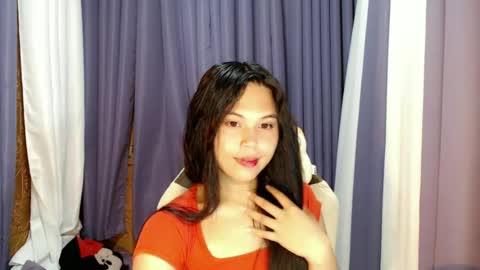 Chelle  dont forget to folloe me and thumps up online show from 18, 6, 2026