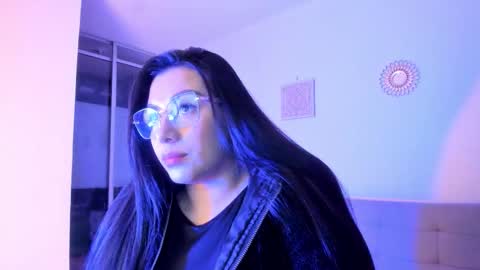 emi_carter online show from 16, 12, 2025