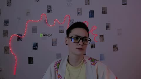 Snapshot of emi_fade chatting on 5, 2, 2026 emi_fade online show from 5, 2, 2026