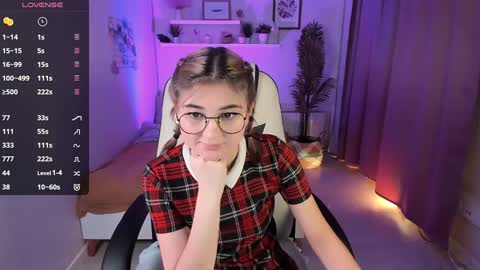 Snapshot of emi_joy chatting on 19, 1, 2025 Emily follow me online show from 19, 1, 2025