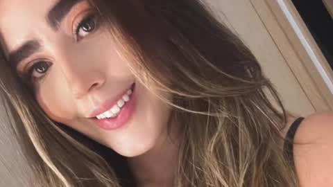 emi_royse online show from 21, 2, 2025