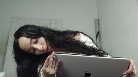Snapshot of emiantonella_ chatting on 2, 5, 2026 Antonella online show from 2, 5, 2026