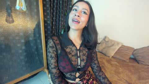 Emilia Gomez online show from 6, 2, 2025