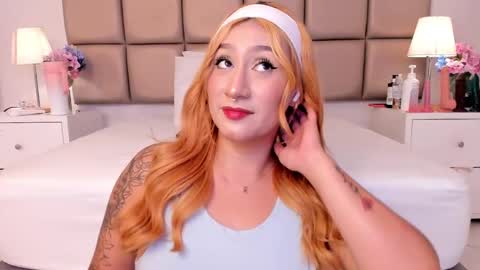 Snapshot of emiily_roberts1 chatting on 9, 1, 2025 EMILY ROBERTS online show from 9, 1, 2025