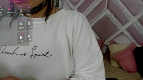 emilayton_ online show from 17, 10, 2025