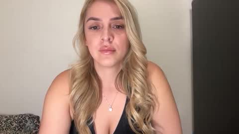 emilelovesyou online show from 11, 11, 2025