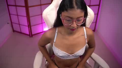 Emili online show from 6, 11, 2025