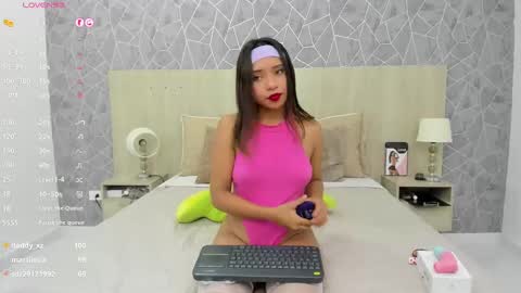 Emili Lenus online show from 9, 2, 2025