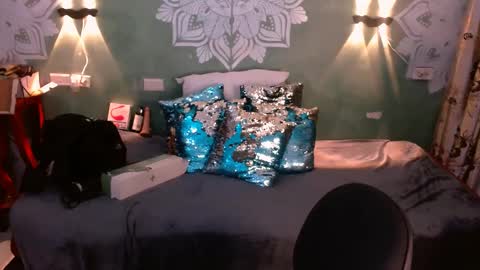 Emili roux online show from 7, 2, 2025