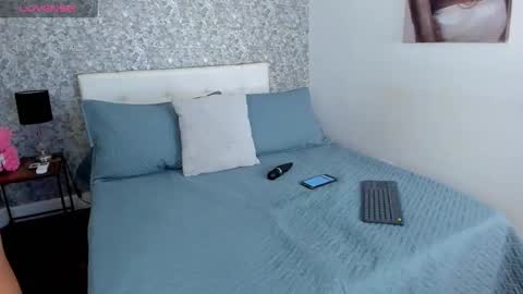 emilia_1040 online show from 12, 3, 2025