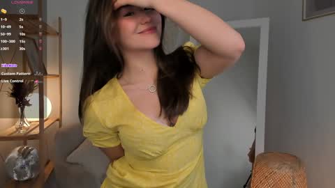 Snapshot of emilia_dream chatting on 3, 2, 2025 emilia_dream online show from 3, 2, 2025