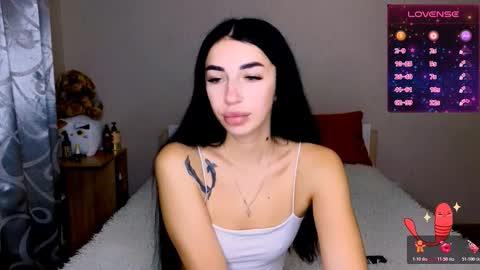 Snapshot of emilia_emilia1 chatting on 17, 11, 2025 Emi online show from 17, 11, 2025