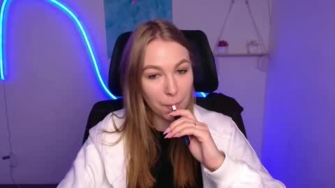 Emilia online show from 12, 11, 2025