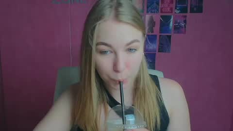 Snapshot of emilia_ilia chatting on 23, 6, 2026 Emilia online show from 23, 6, 2026