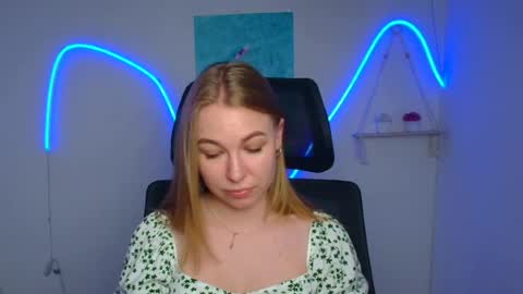 Snapshot of emilia_ilia chatting on 25, 6, 2026 Emilia online show from 25, 6, 2026