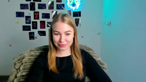 Snapshot of emilia_ilia chatting on 10, 7, 2026 Emilia online show from 10, 7, 2026