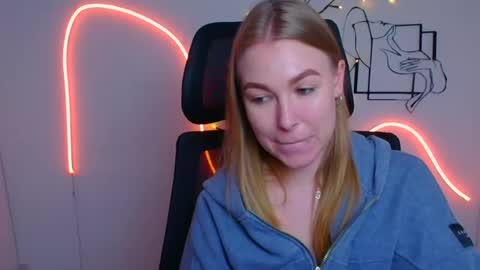 Snapshot of emilia_ilia chatting on 20, 7, 2026 Emilia online show from 20, 7, 2026