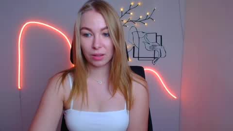 Snapshot of emilia_ilia chatting on 22, 7, 2026 Emilia online show from 22, 7, 2026