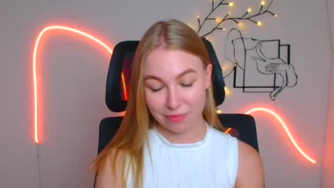 Snapshot of emilia_ilia chatting on 24, 7, 2026 Emilia online show from 24, 7, 2026