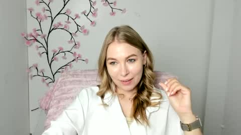 Snapshot of emilia_ilia chatting on 25, 7, 2026 Emilia online show from 25, 7, 2026