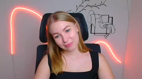 Snapshot of emilia_ilia chatting on 3, 8, 2026 Emilia online show from 3, 8, 2026